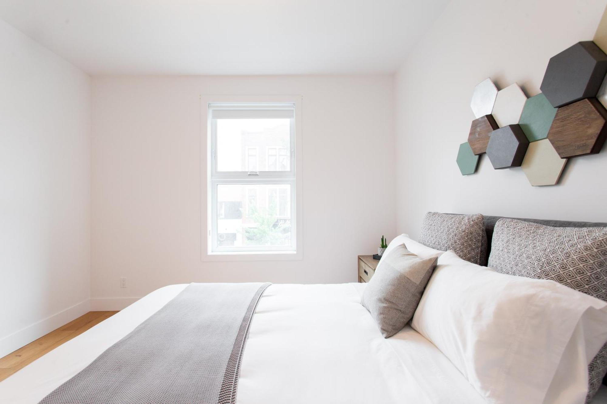 Hip, Stylish Apartment In Little Italy By Den Stays A Montreal Phòng bức ảnh