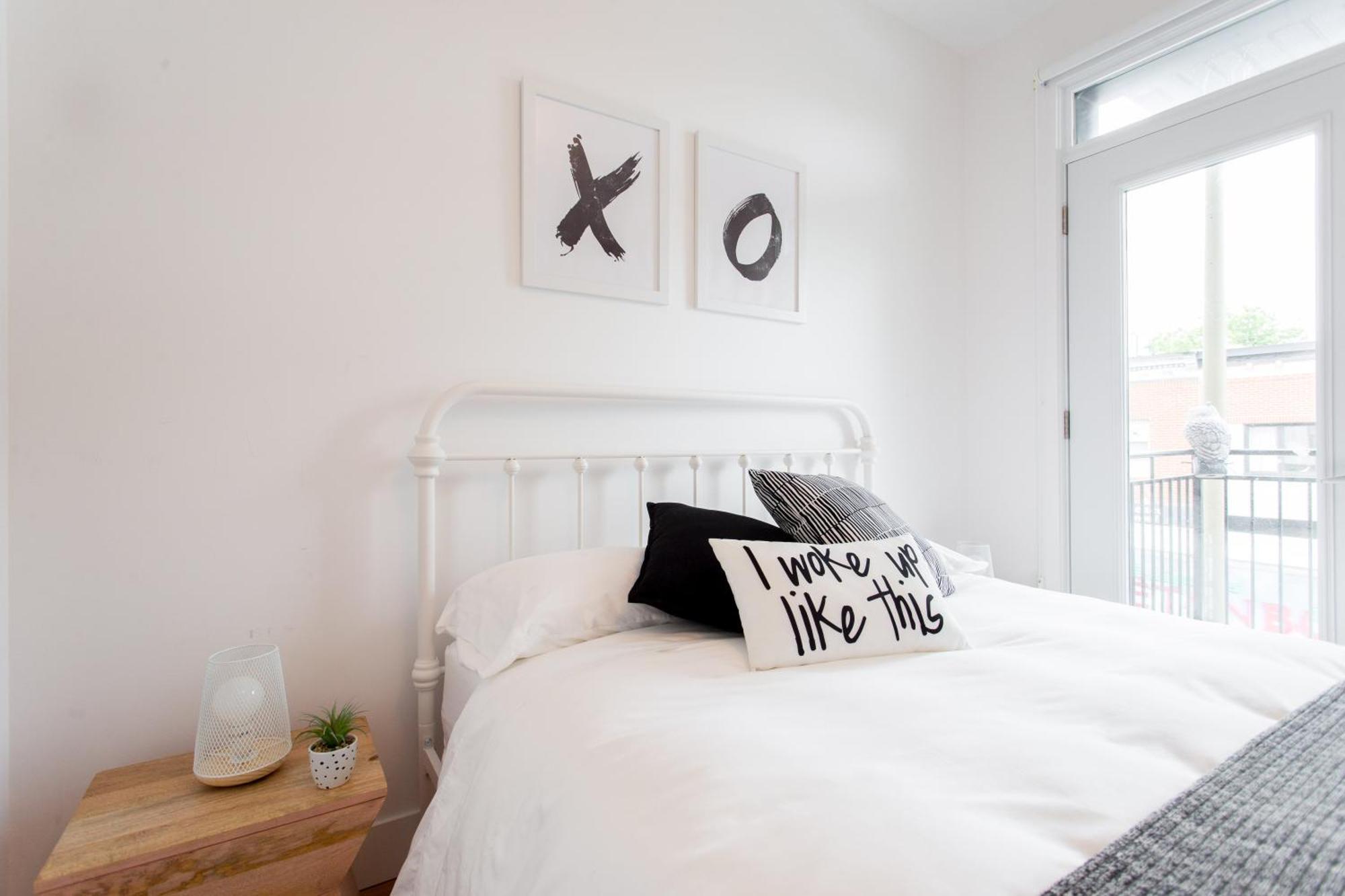 Hip, Stylish Apartment In Little Italy By Den Stays A Montreal Phòng bức ảnh