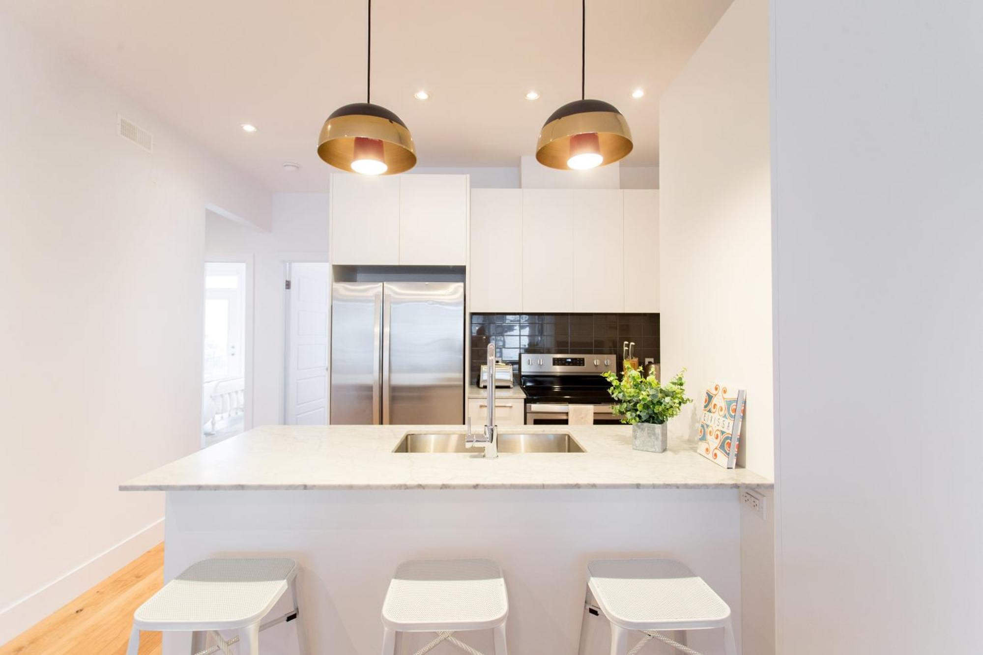 Hip, Stylish Apartment In Little Italy By Den Stays A Montreal Phòng bức ảnh