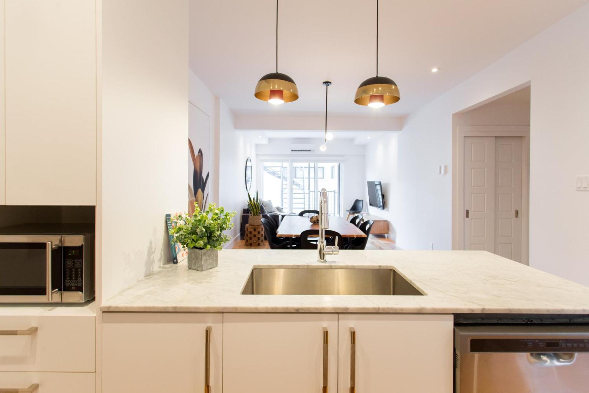 Hip, Stylish Apartment In Little Italy By Den Stays A Montreal Phòng bức ảnh