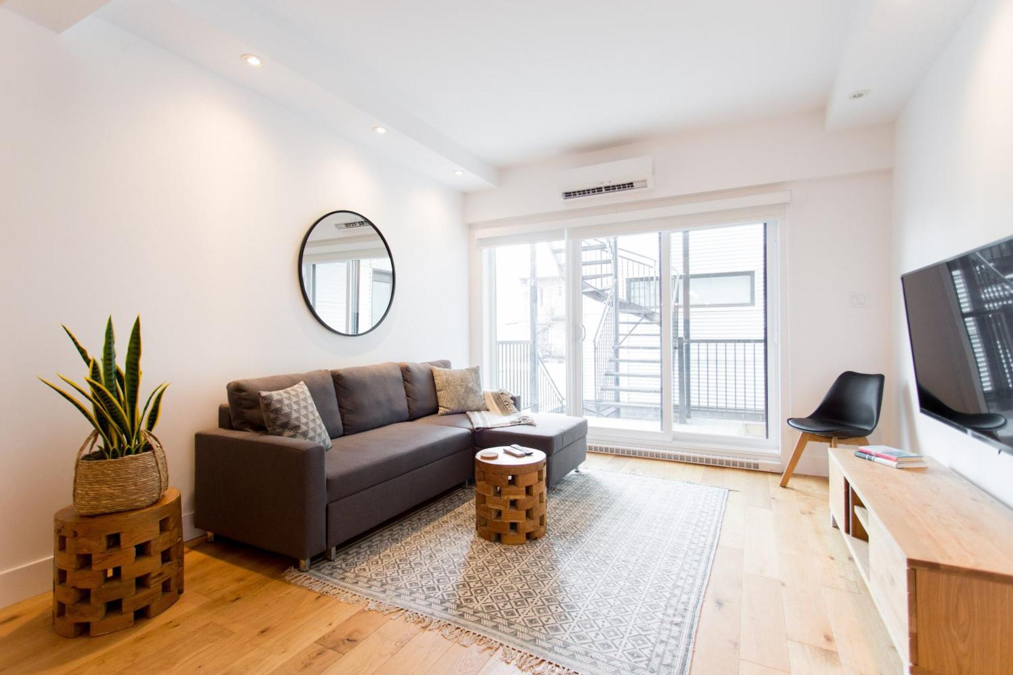 Hip, Stylish Apartment In Little Italy By Den Stays A Montreal Phòng bức ảnh